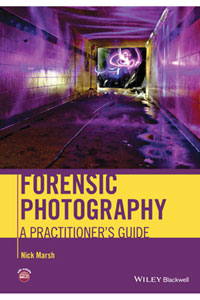 copertina di Forensic Photography: A Practitioner' s Guide