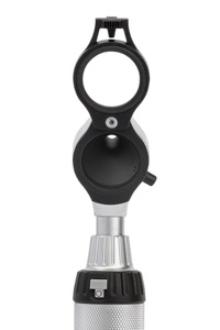 copertina di Otoscopio Heine BETA 200 a F.O. ( fibre ottiche ) e LED con manico a batterie