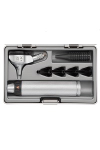 copertina di Otoscopio Heine BETA 400 a F.O. ( fibre ottiche ) e LED con manico a batterie