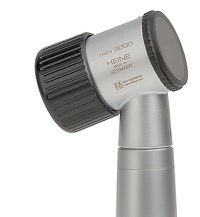 copertina di Dermatoscopio mini 3000 - illuminazione XHL - con piastrina di contatto con scala