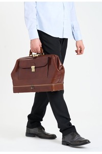 copertina di Borsa da medico in pelle modello Malpighi MARRONE