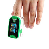 copertina di Pulsossimetro da dito OxyWatch MD300C26 colore verde con accessori