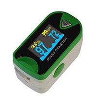 copertina di Pulsossimetro da dito OxyWatch MD300C26 colore verde con accessori