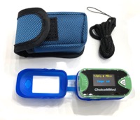 copertina di Pulsossimetro da dito OxyWatch MD300C26 colore verde con accessori